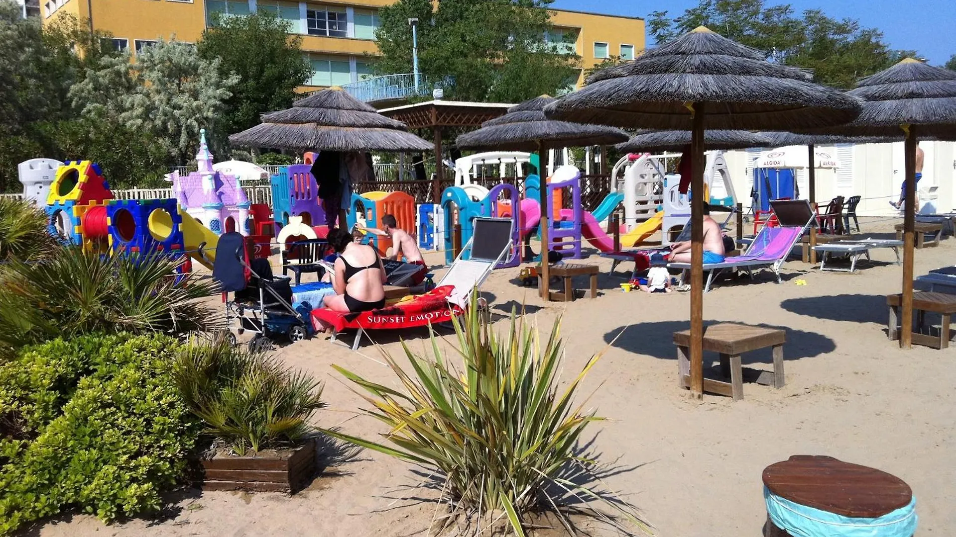 Viva Beach Hotel Rimini İtalya