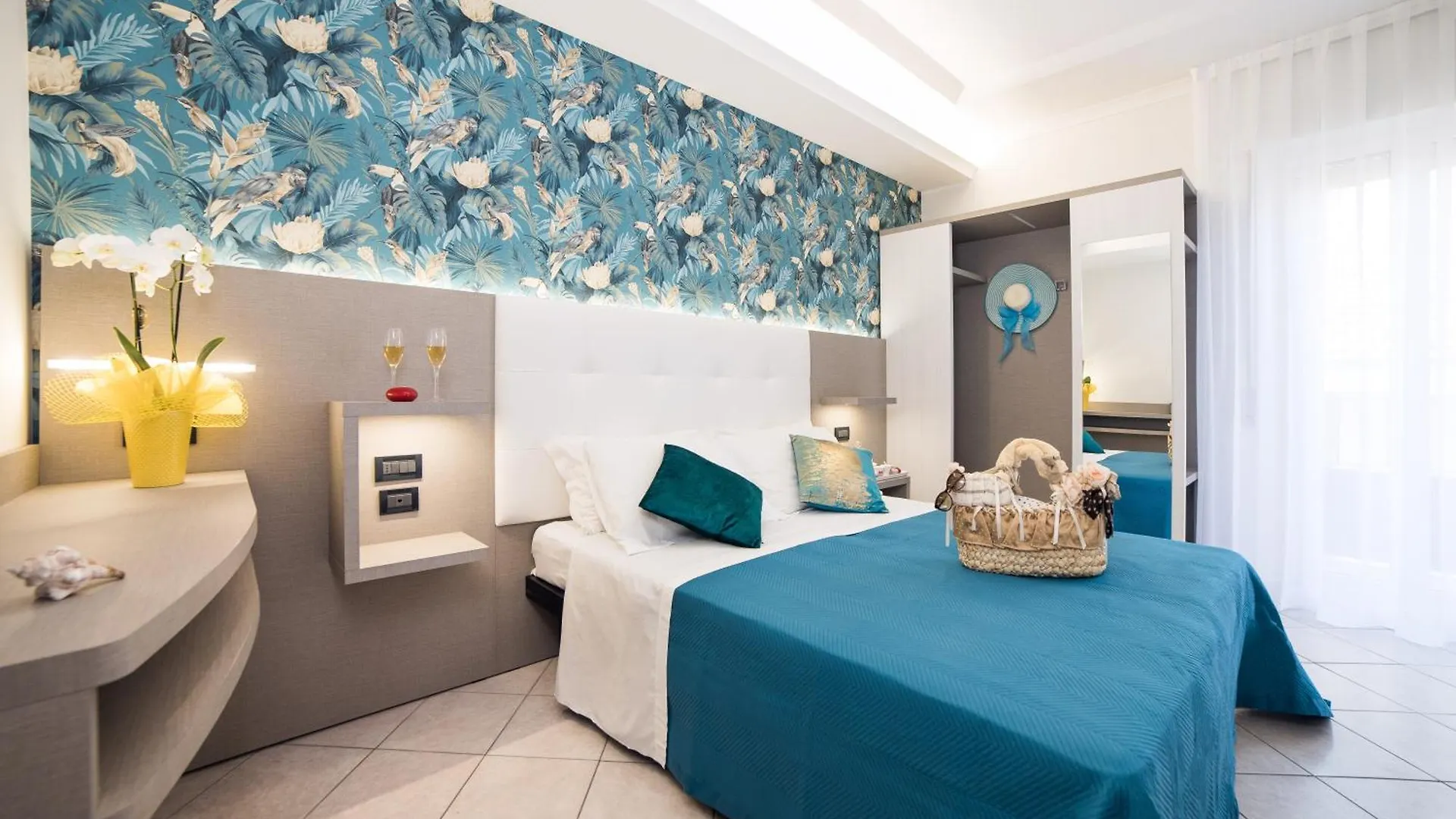 Viva Beach Hotel contacts