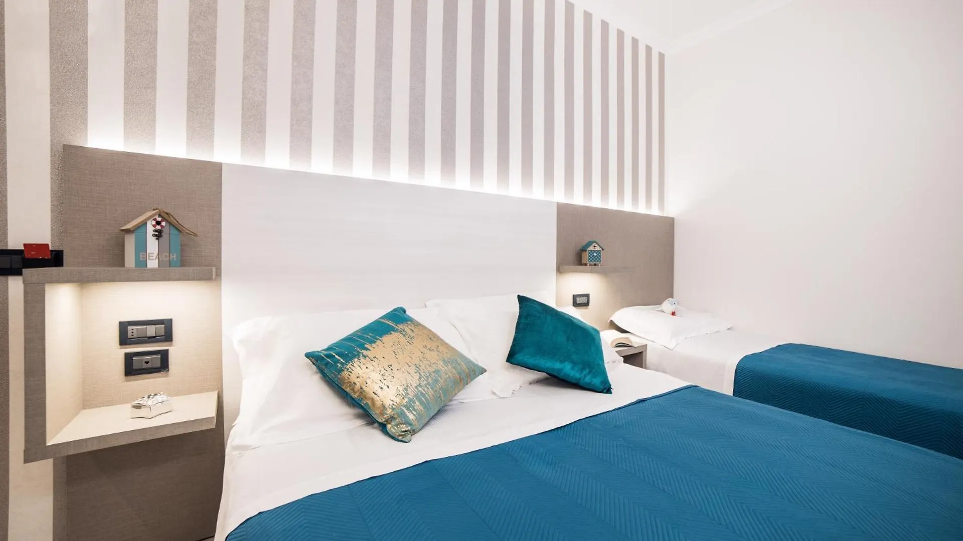 Viva Beach Hotel Rimini 3*,  İtalya